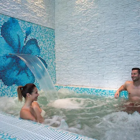 Gala Hotel 3*